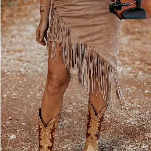 NWOT Faux Micro Suede Assymetrical Western Boho Fringe Skirt - Medium - tassel - Picture 2 of 2
